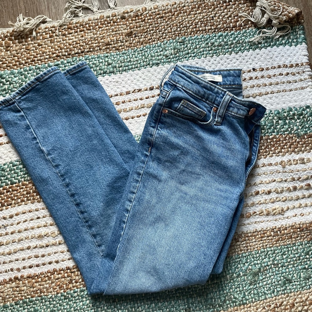 Universal thread brand jeans- high rise slim straight